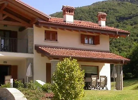 Sole E Luna - Sole Garten Ferienwohnung Appartement Colico